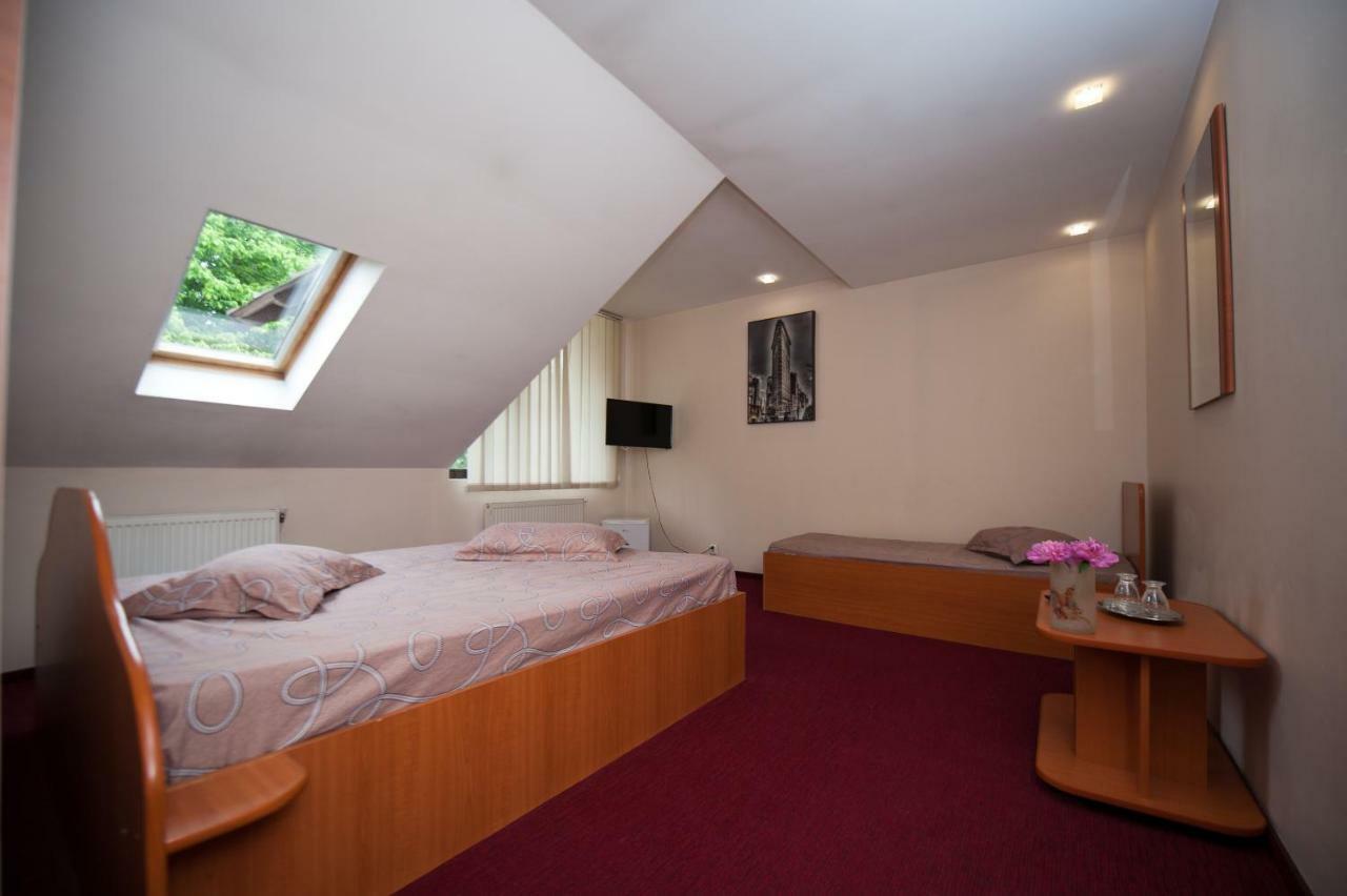 Pension Florica Piteşti Extérieur photo